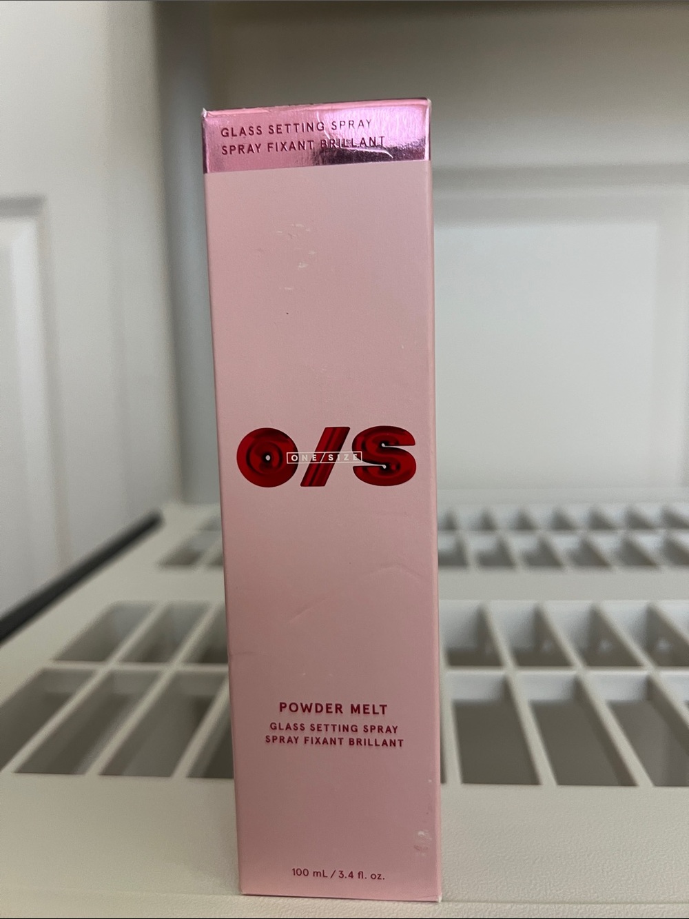 ONE/SIZE Powder Melt Glass Setting Spray - Pink Packaging